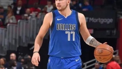  东契奇40+三双难救独行侠负灰熊  