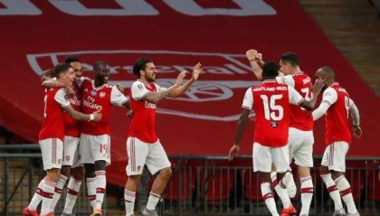  阿森纳刷新队史纪录，赛季双杀曼城领跑群雄  